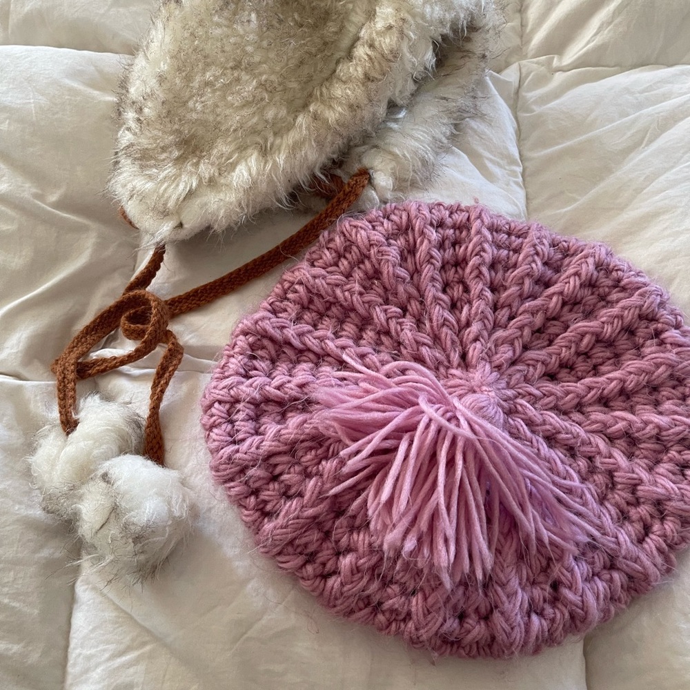 NEW 2 CHILDREN’S VINTAGE SNOW HATS EXCELLENT CONDITION